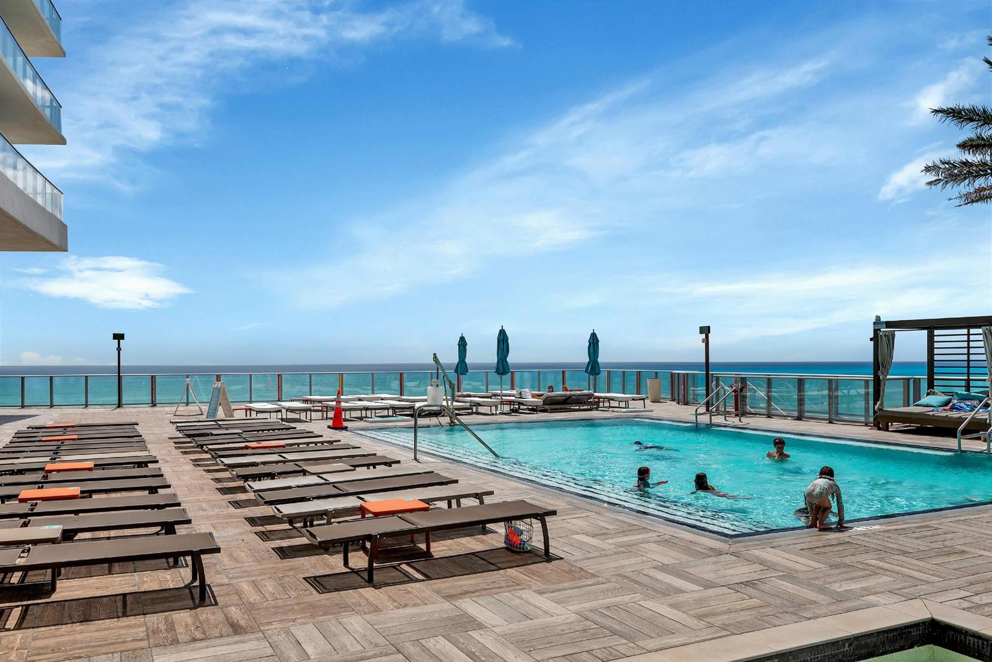 ハリウッド1502 - Stunning Ocean View At The Beachアパートメント エクステリア 写真